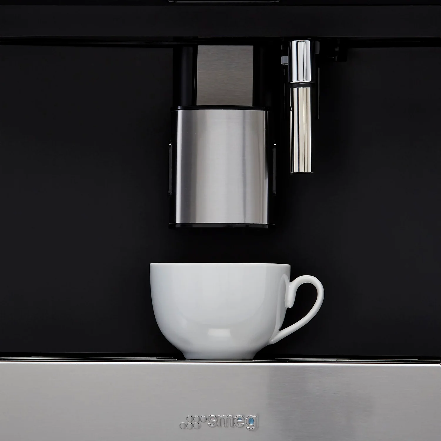 Smeg Classic CMS4303X Built In Bean To Cup Coffee Machine - Stainless Steel 9 Smeg Classic CMS4303X Built In Bean To Cup Coffee Machine - Stainless Steel - Image 7